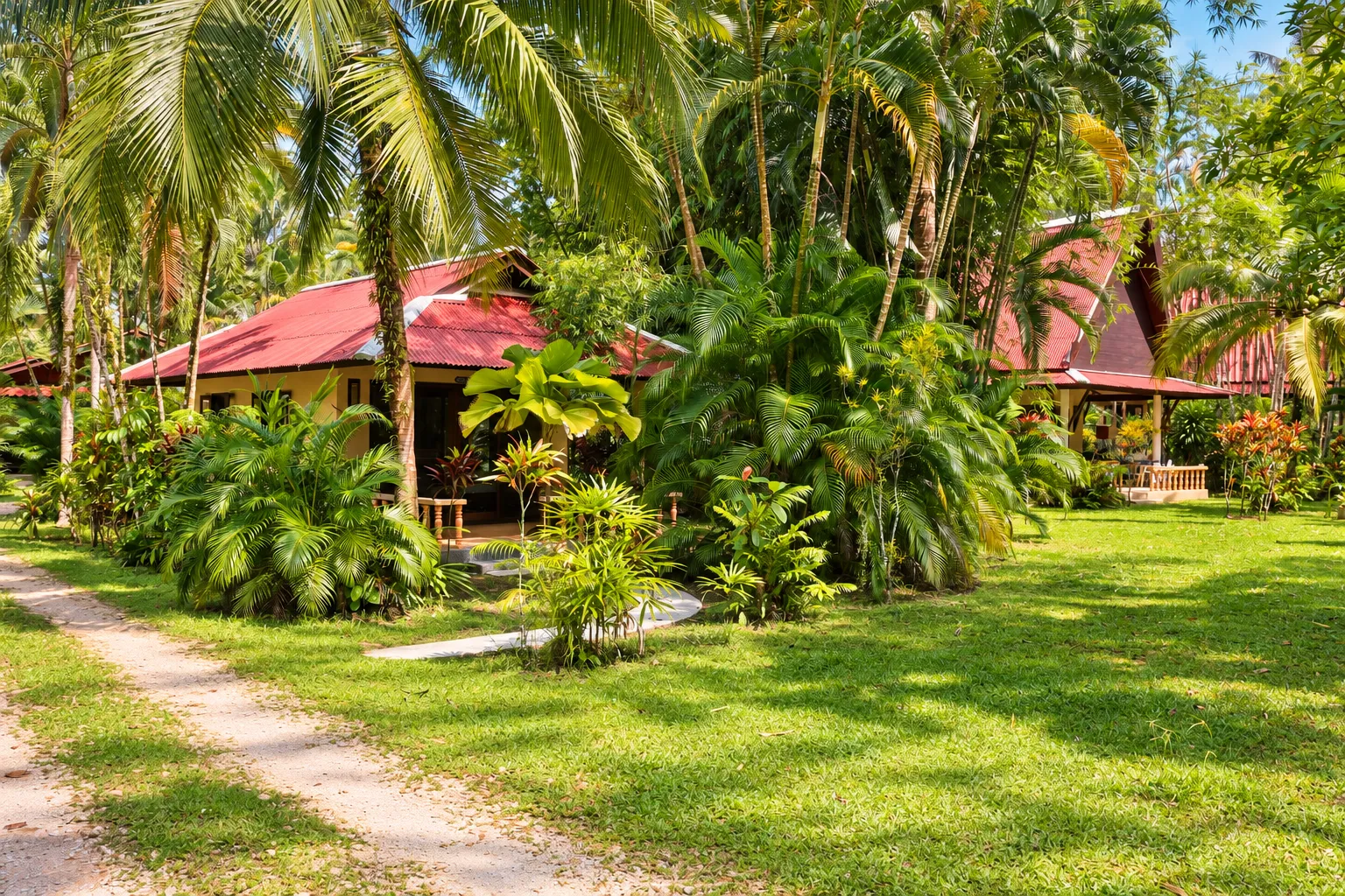 สวนเขตร้อนของ Lake View Bungalows