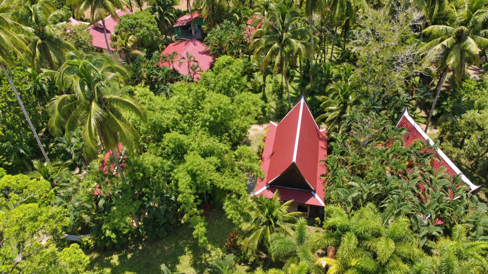 สวนเขตร้อนของ Lake View Bungalows
