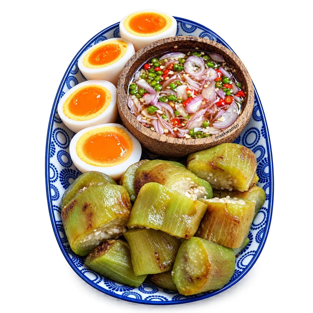 Gegrillte Auberginen mit gekochten Eiern